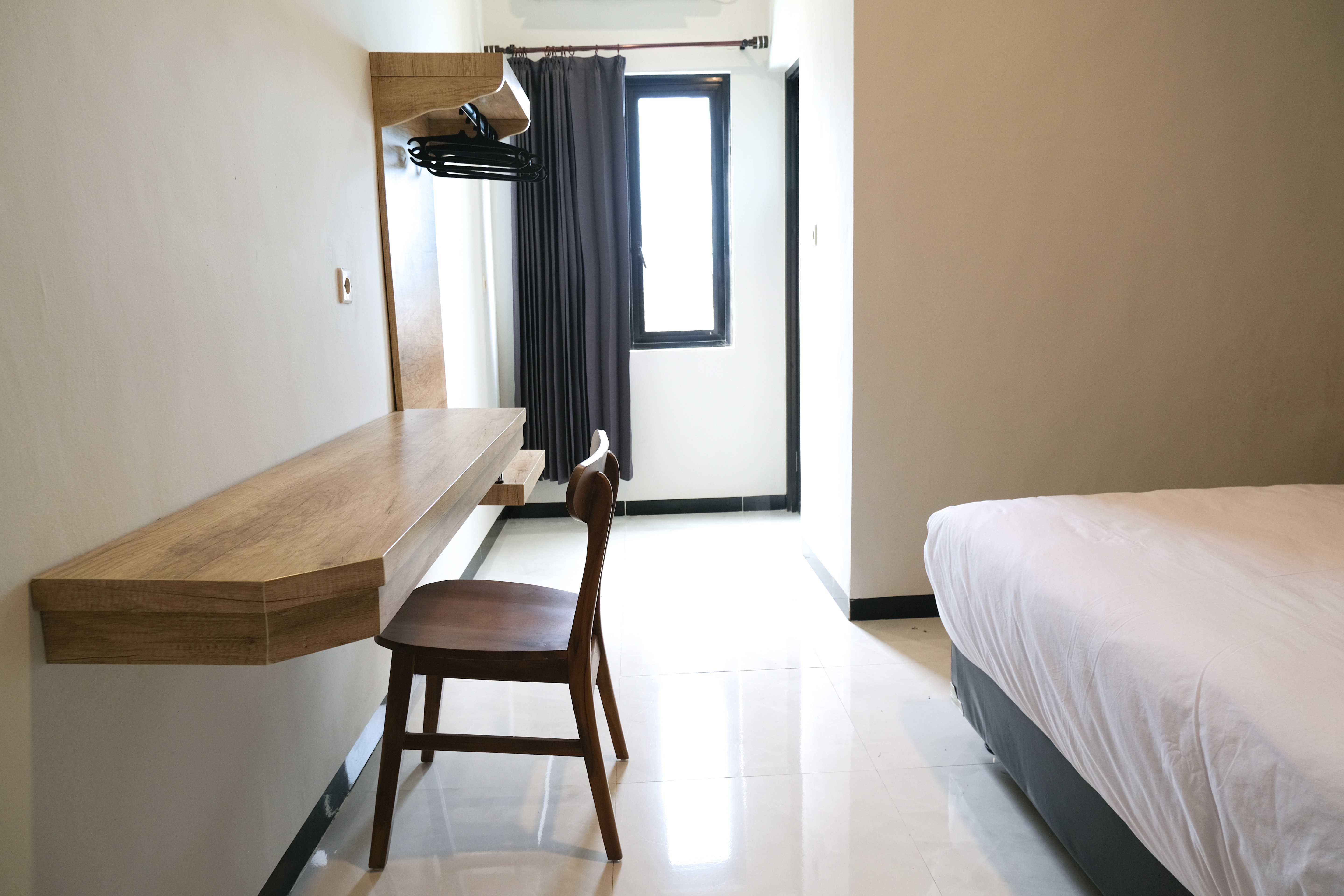 elora-hotel-room-double-bed-2